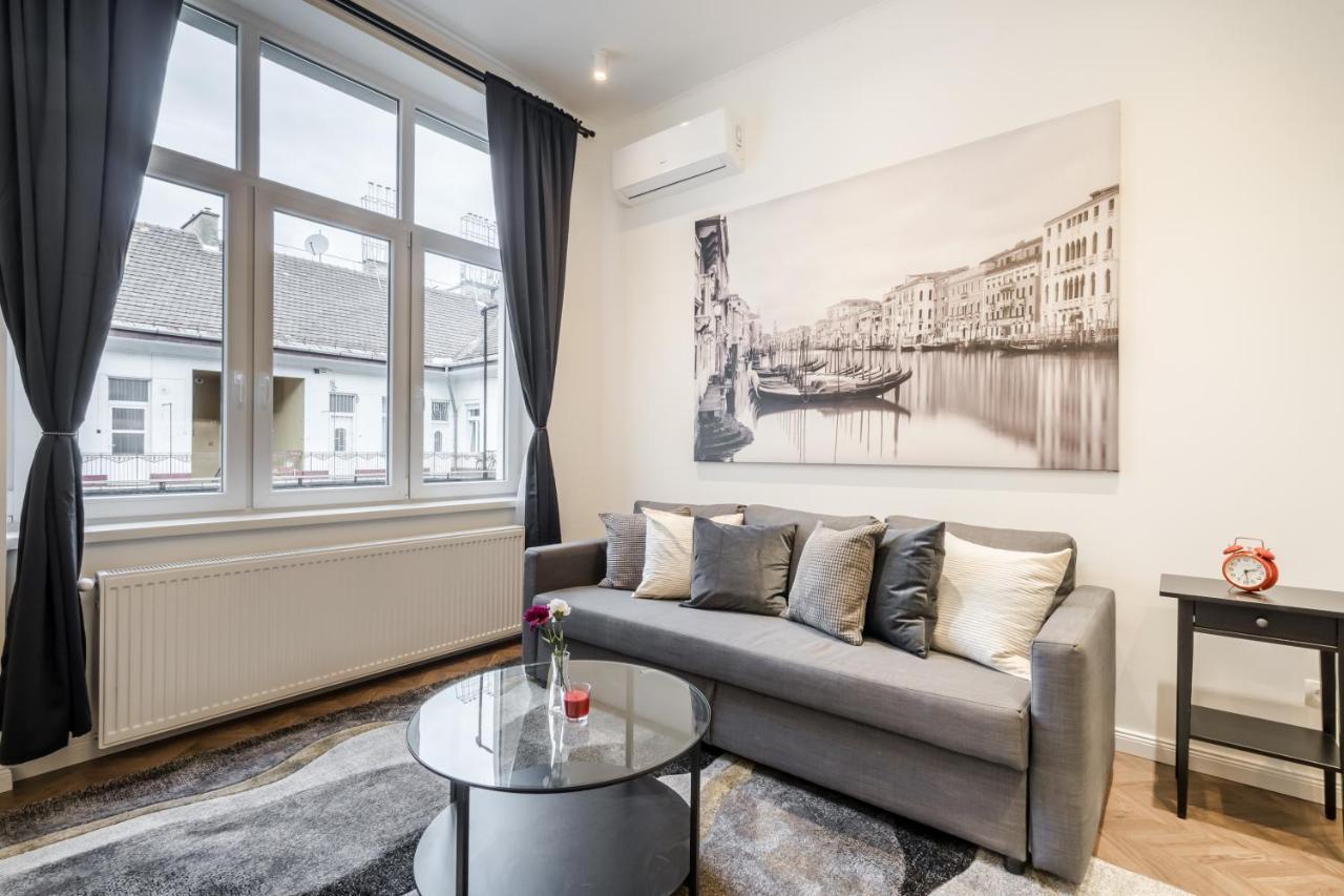 Bpr Sirius Suite With A/C Budapeste Exterior foto